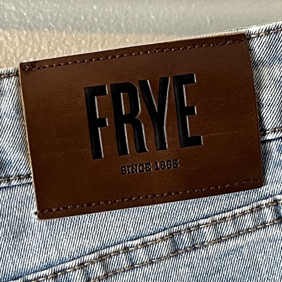 FRYE High Rise Light Denim Vintage Style Straight Leg Mom Jeans Sz 10 - Picture 13 of 16
